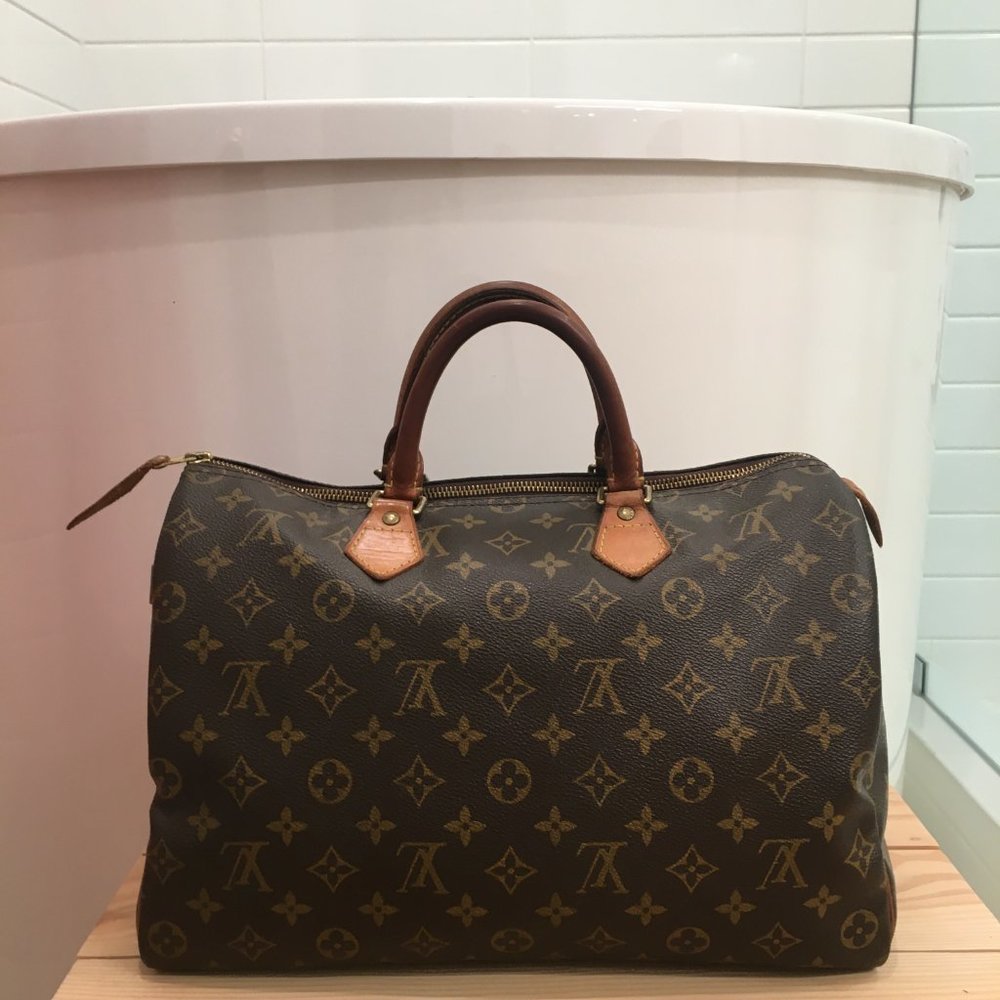 **SOLD** MINT Vintage Louis Vuitton Speedy 30 Monogram canvas bag with lock/key